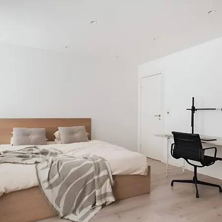 Spacious 5-bed With Patio In Nordnes Apartment